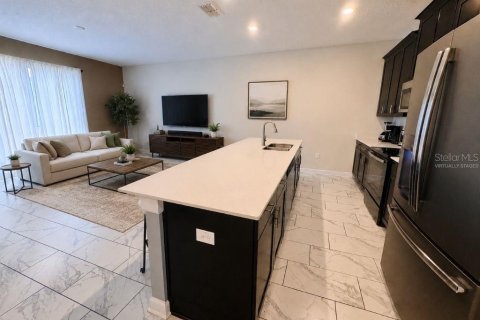 Townhouse in Davenport, Florida 4 bedrooms, 176.7 sq.m. № 2205259 - photo 7