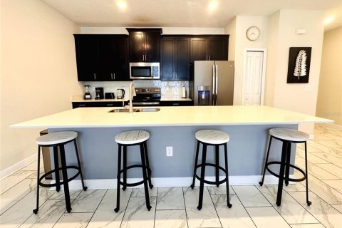 Townhouse in Davenport, Florida 4 bedrooms, 176.7 sq.m. № 2205259 - photo 9