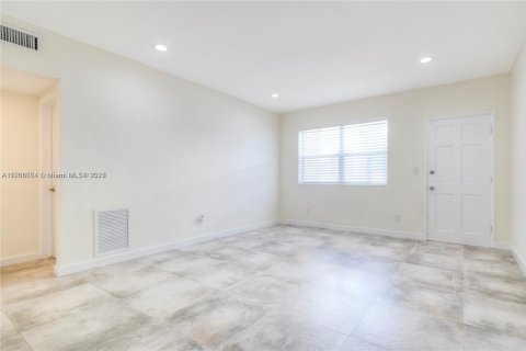 Appartement à louer à Miami Beach, Floride: 2 chambres, 88.26 m2 № 1957290 - photo 10