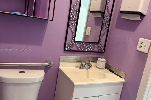 Propiedad comercial en venta en Sunrise, Florida № 2038277 - foto 12