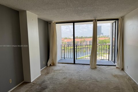 Купить кондоминиум в Халландейл-Бич, Флорида 1 спальня, 85.01м2, № 2018167 - фото 2