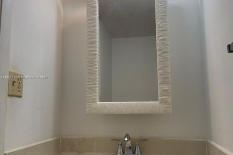 Купить кондоминиум в Халландейл-Бич, Флорида 1 спальня, 85.01м2, № 2018167 - фото 5