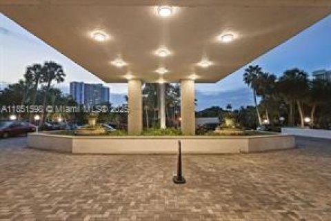 Купить кондоминиум в Халландейл-Бич, Флорида 1 спальня, 85.01м2, № 2018167 - фото 10