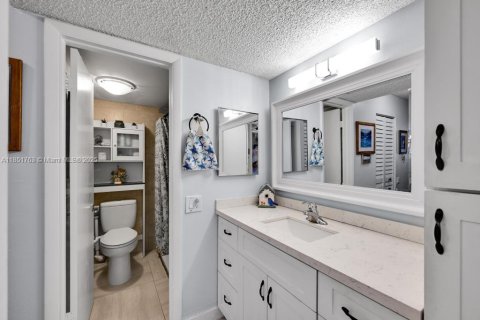 Condo in Tamarac, Florida, 1 bedroom  № 1872422 - photo 18