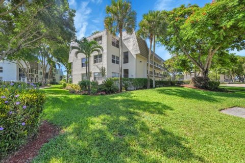 Condo in Tamarac, Florida, 1 bedroom  № 1872422 - photo 25