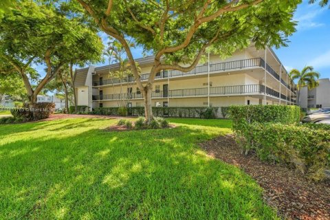 Condo in Tamarac, Florida, 1 bedroom  № 1872422 - photo 23