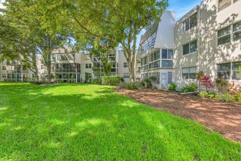 Condo in Tamarac, Florida, 1 bedroom  № 1872422 - photo 26