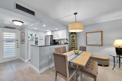 Condo in Tamarac, Florida, 1 bedroom  № 1872422 - photo 4