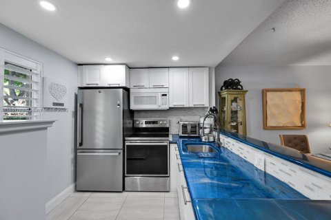 Condo in Tamarac, Florida, 1 bedroom  № 1872422 - photo 10