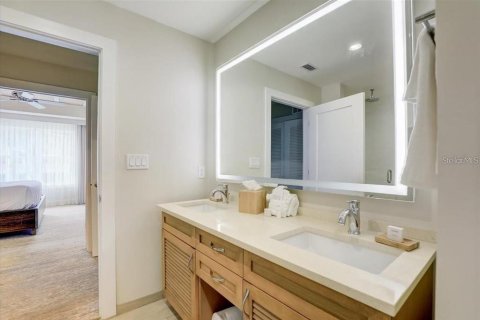 Condo in Holmes Beach, Florida, 2 bedrooms  № 1592032 - photo 17