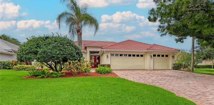 House in Bradenton, Florida 3 bedrooms, 218.97 sq.m. № 2225091