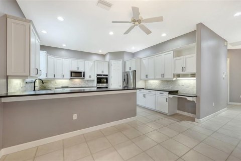 House in Bradenton, Florida 3 bedrooms, 218.97 sq.m. № 2225091 - photo 11