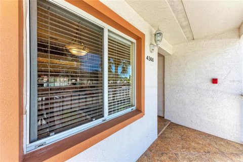 Condo in Sarasota, Florida, 2 bedrooms  № 1508760 - photo 3
