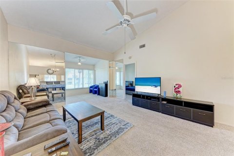 Condo in Sarasota, Florida, 2 bedrooms  № 1508760 - photo 6