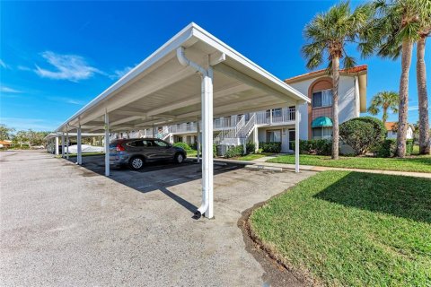 Condo in Sarasota, Florida, 2 bedrooms  № 1508760 - photo 2