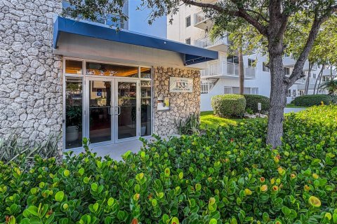 Condo in Miami Beach, Florida, 2 bedrooms  № 2244353 - photo 26