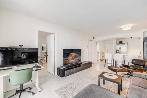 Condo in Miami Beach, Florida, 2 bedrooms  № 2244353 - photo 5