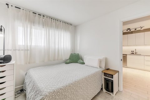 Condo in Miami Beach, Florida, 2 bedrooms  № 2244353 - photo 16