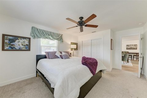 House in Ruskin, Florida 3 bedrooms, 164.62 sq.m. № 2200829 - photo 19