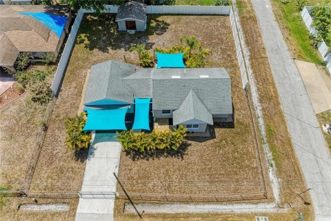 House in Ruskin, Florida 3 bedrooms, 164.62 sq.m. № 2200829 - photo 2