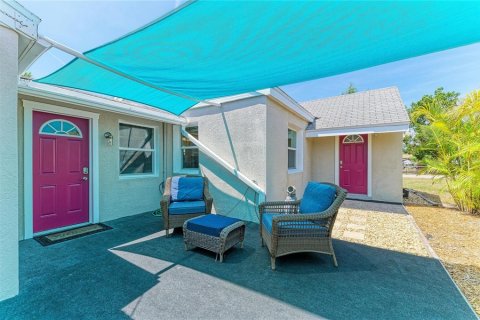 House in Ruskin, Florida 3 bedrooms, 164.62 sq.m. № 2200829 - photo 3