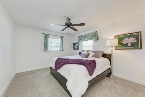 House in Ruskin, Florida 3 bedrooms, 164.62 sq.m. № 2200829 - photo 16