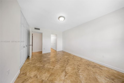 Снять в аренду кондоминиум в Майами-Лейкс, Флорида 2 спальни, 96.62м2, № 2006573 - фото 25