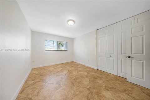 Снять в аренду кондоминиум в Майами-Лейкс, Флорида 2 спальни, 96.62м2, № 2006573 - фото 23