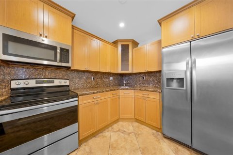 Снять в аренду кондоминиум в Майами-Лейкс, Флорида 2 спальни, 96.62м2, № 2006573 - фото 15