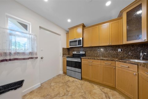 Снять в аренду кондоминиум в Майами-Лейкс, Флорида 2 спальни, 96.62м2, № 2006573 - фото 14