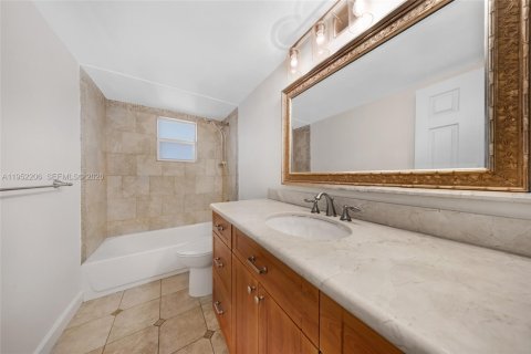 Снять в аренду кондоминиум в Майами-Лейкс, Флорида 2 спальни, 96.62м2, № 2006573 - фото 20