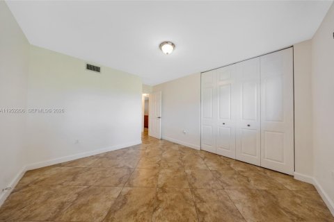 Снять в аренду кондоминиум в Майами-Лейкс, Флорида 2 спальни, 96.62м2, № 2006573 - фото 19