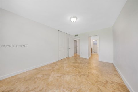 Снять в аренду кондоминиум в Майами-Лейкс, Флорида 2 спальни, 96.62м2, № 2006573 - фото 24