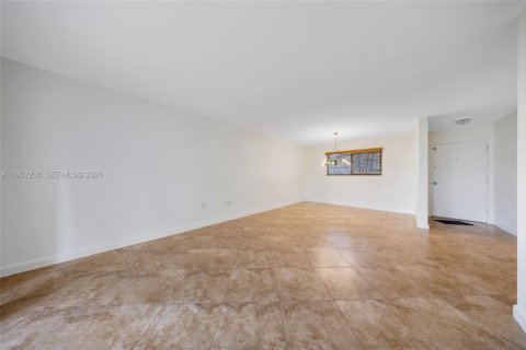 Снять в аренду кондоминиум в Майами-Лейкс, Флорида 2 спальни, 96.62м2, № 2006573 - фото 30