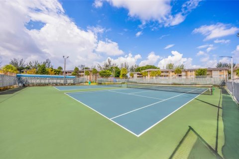 Снять в аренду кондоминиум в Майами-Лейкс, Флорида 2 спальни, 96.62м2, № 2006573 - фото 9