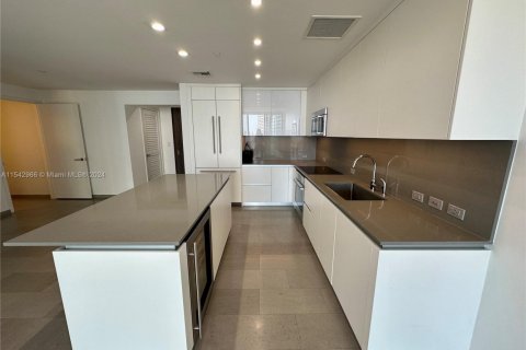 Купить кондоминиум в Майами, Флорида 2 спальни, 115.57м2, № 1958795 - фото 9