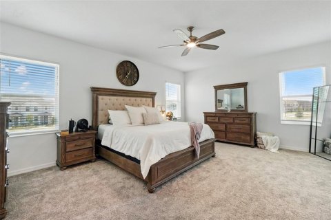 House in Apopka, Florida 5 bedrooms, 309.55 sq.m. № 1684588 - photo 3