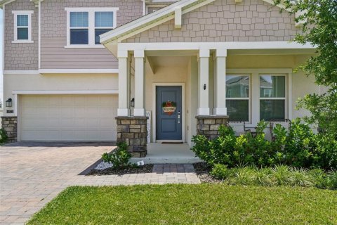 House in Apopka, Florida 5 bedrooms, 309.55 sq.m. № 1684588 - photo 1