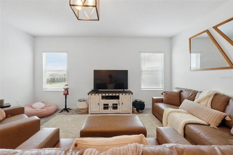 House in Apopka, Florida 5 bedrooms, 309.55 sq.m. № 1684588 - photo 13
