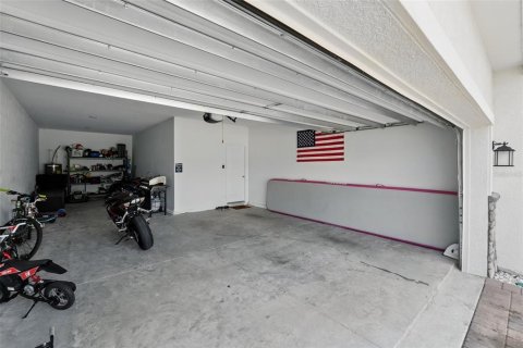 House in Apopka, Florida 5 bedrooms, 309.55 sq.m. № 1684588 - photo 24