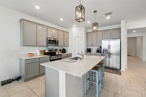 House in Apopka, Florida 5 bedrooms, 309.55 sq.m. № 1684588 - photo 8