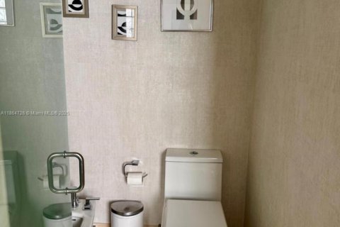 Villa ou maison à louer à Doral, Floride: 4 chambres, 198.63 m2 № 1923162 - photo 20