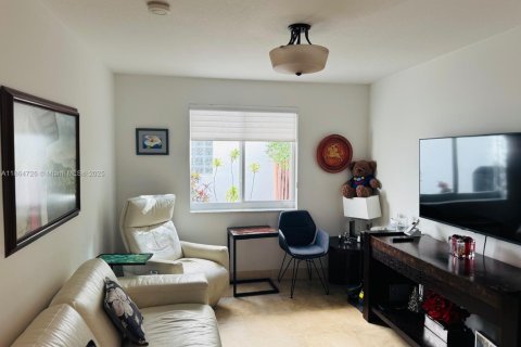 Villa ou maison à louer à Doral, Floride: 4 chambres, 198.63 m2 № 1923162 - photo 14