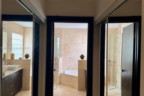 Villa ou maison à louer à Doral, Floride: 4 chambres, 198.63 m2 № 1923162 - photo 17