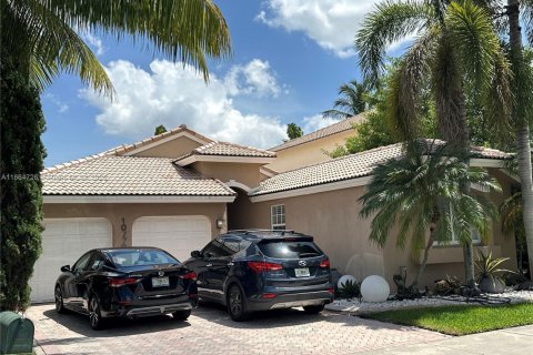 Villa ou maison à louer à Doral, Floride: 4 chambres, 198.63 m2 № 1923162 - photo 1