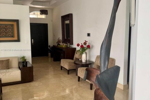 Villa ou maison à louer à Doral, Floride: 4 chambres, 198.63 m2 № 1923162 - photo 8