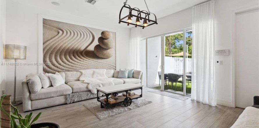 Touwnhouse à Miami, Floride 4 chambres, 250.84 m2 № 1860422