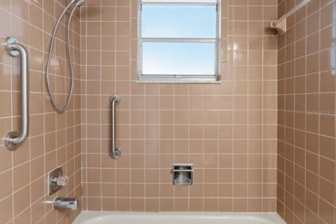 Купить виллу или дом в Олдсмар, Флорида 8 комнат, 128.39м2, № 2147839 - фото 24