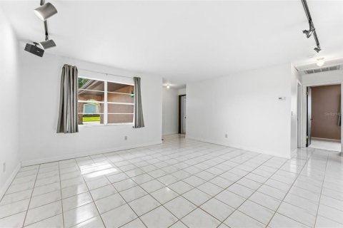 Купить виллу или дом в Олдсмар, Флорида 8 комнат, 128.39м2, № 2147839 - фото 8
