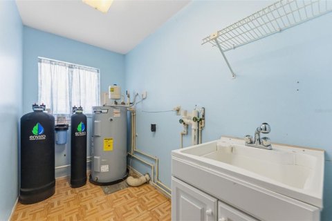 Купить виллу или дом в Олдсмар, Флорида 8 комнат, 128.39м2, № 2147839 - фото 27